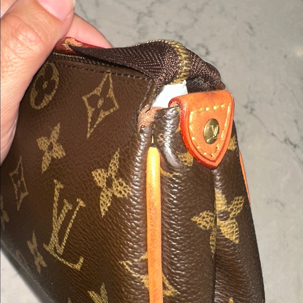 Louis Vuitton Monogram Crossbody Bag - Picture 13 of 16